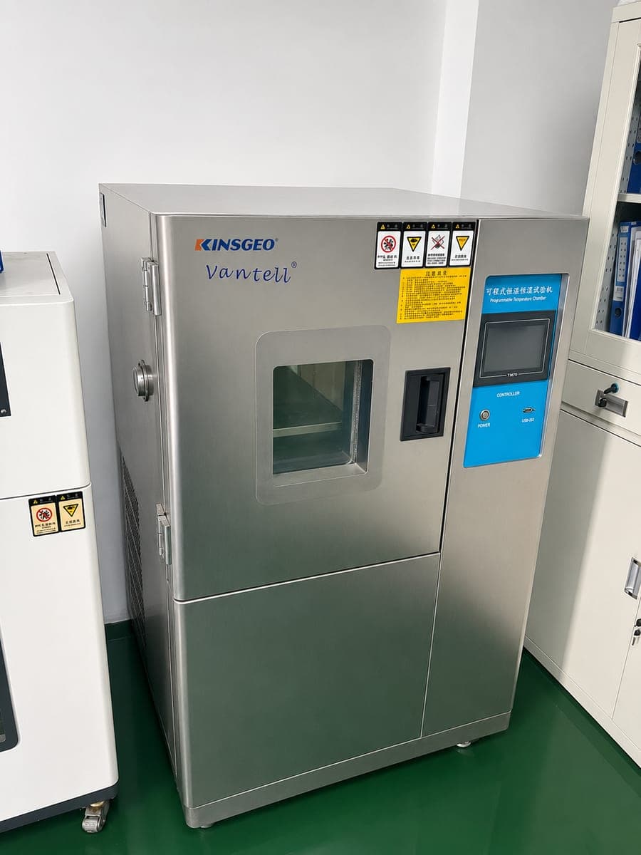 Temperature cycling chamber used for material stability evaluation