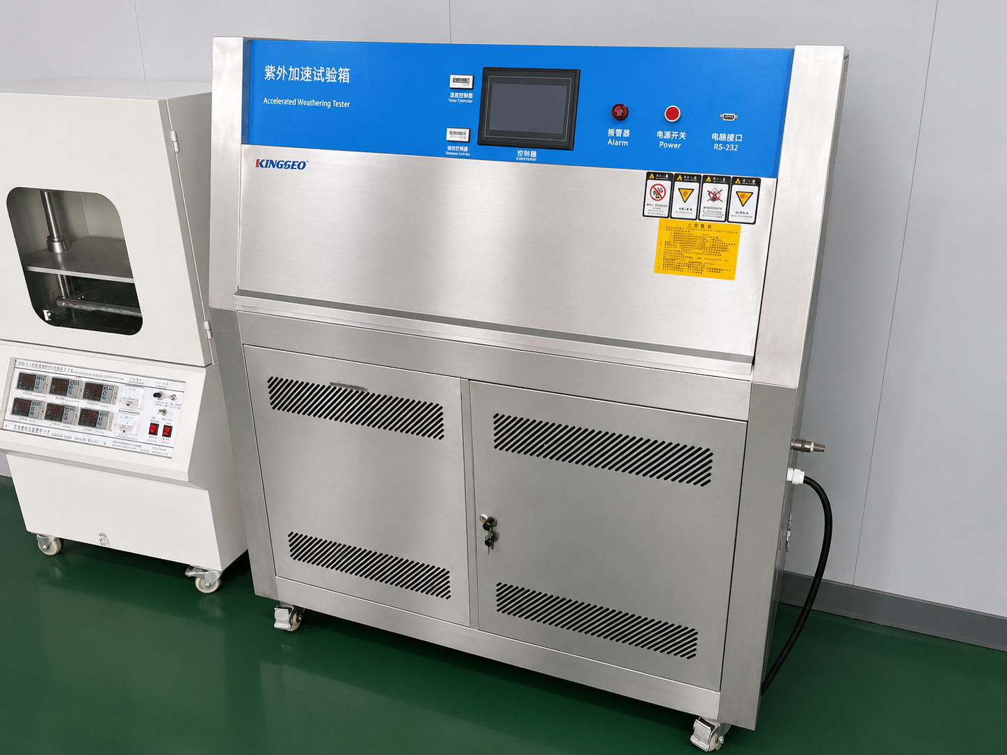 UV aging and accelerated weathering testing chamber